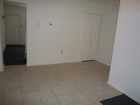 3rd image of 832 W 7th St