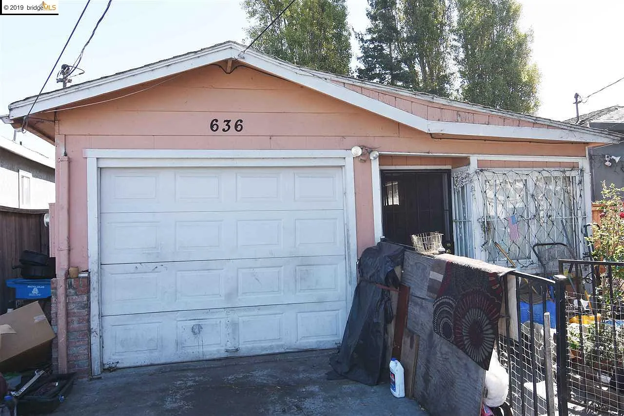 636 2nd St photo 1