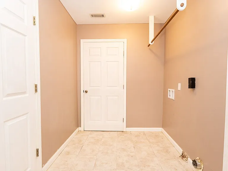 5428 Country Village Dr — Photo 20