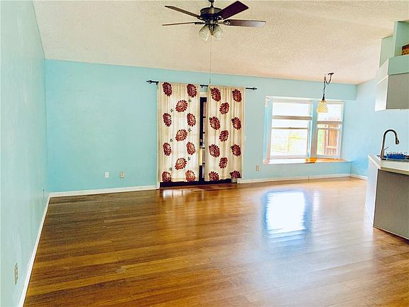 2nd image of 68 Lake Daisy Blvd