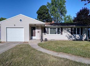 556 Harkness Dr, Adrian, MI 49221