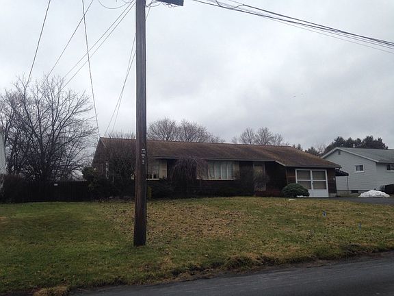 2nd image of 22 Sherry Dr