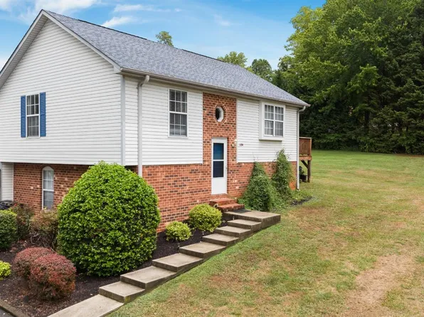 1104 Goose Meadow Dr, Forest, VA 24551