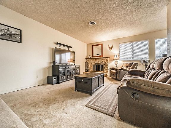 4th image of 626 Sandalwood Ln
