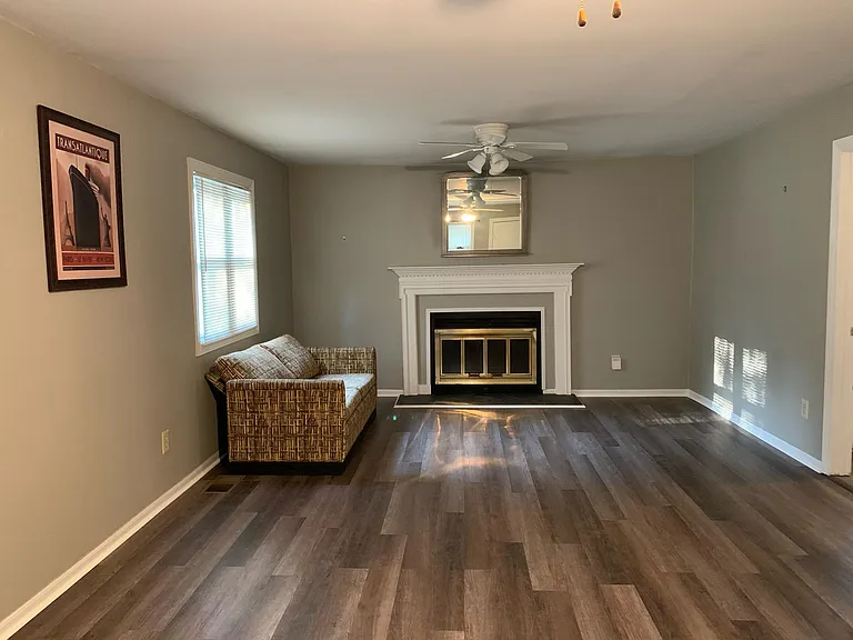 2037 Clairmont Rd — Photo 5