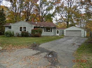 40 Sandy Ln, Elyria, OH 44035