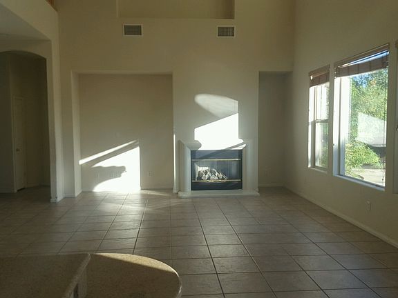 3rd image of 10702 La Crescenta Ct