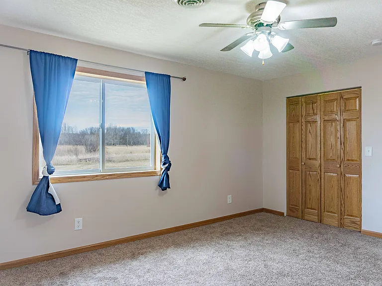 2112 Blake Ave — Photo 49