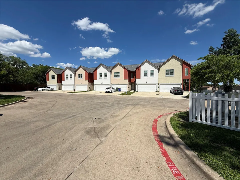 230 Heritage Ct