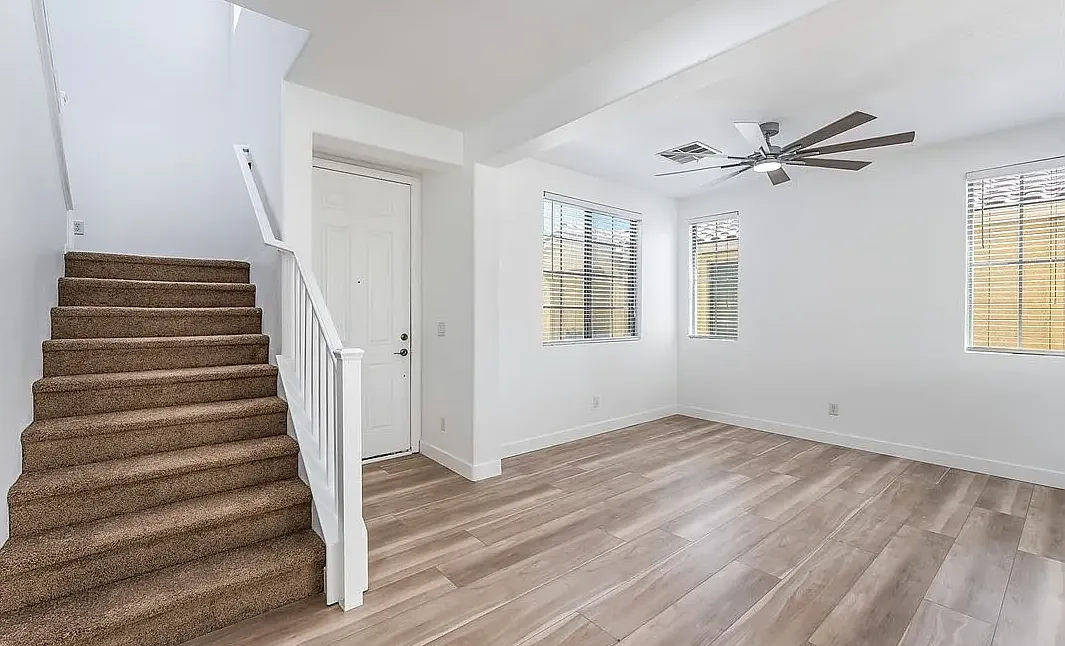 4 bed, 2495 sqft, $2,650 — Photo 4