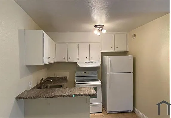 2 bed, 900 sqft, $1,000 — Photo 3