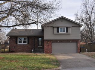 2118 E Breckenridge Pl, Springfield, MO 65804