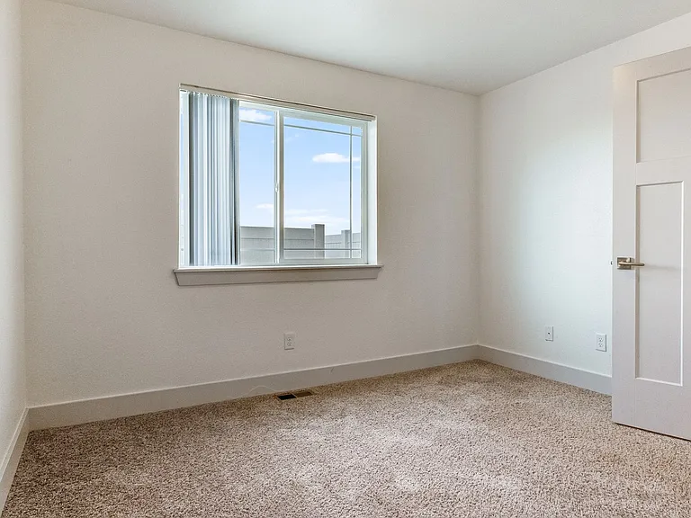 110 Parkview Ct — Photo 41