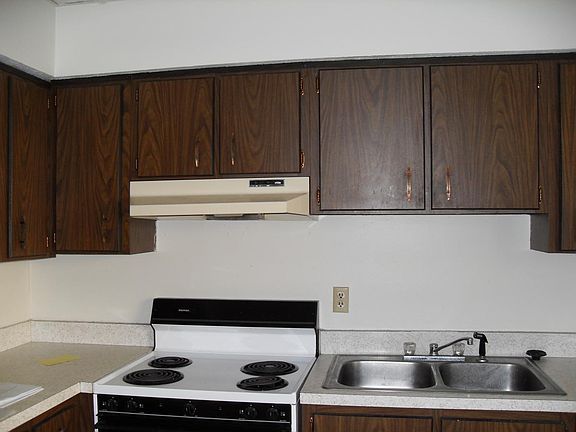 5th image of 5058 Hibbs Dr APT A