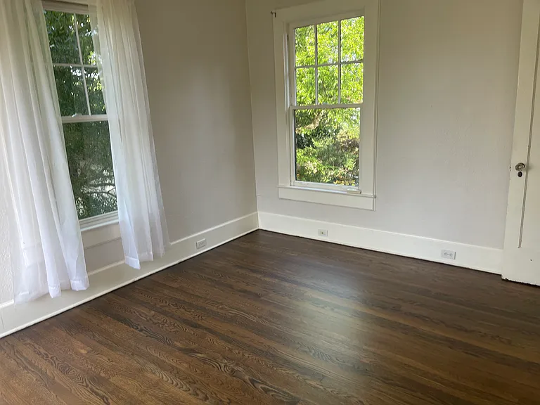 1124 N Spring St — Photo 41