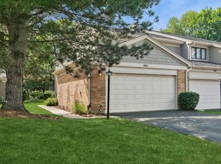 1422 James Ct, Libertyville, IL 60048