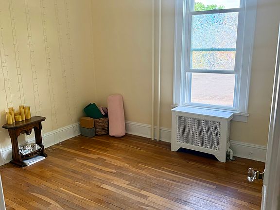 5th image of 164 S Allen St #1