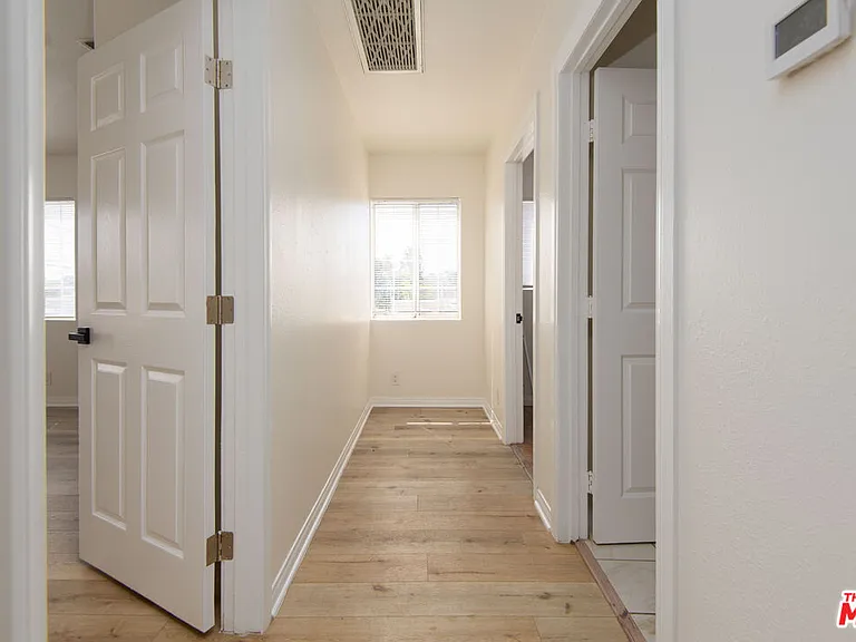 2134 S Cloverdale Ave — Photo 31