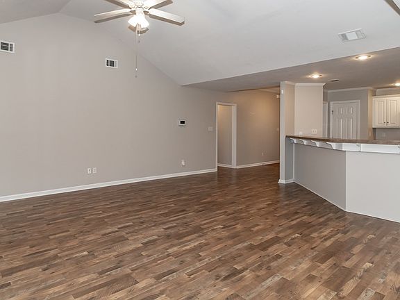 5th image of 1255 Creek Bend Dr