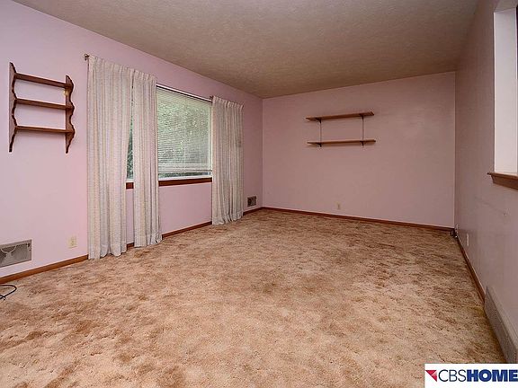 4th image of 7505 S 52nd St