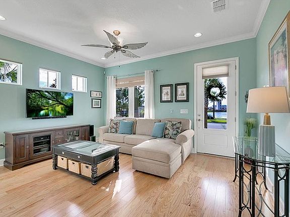 4th image of 13889 Benavente Ave