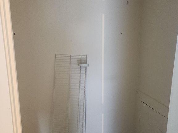 5th image of 2201 Lehman St #2214