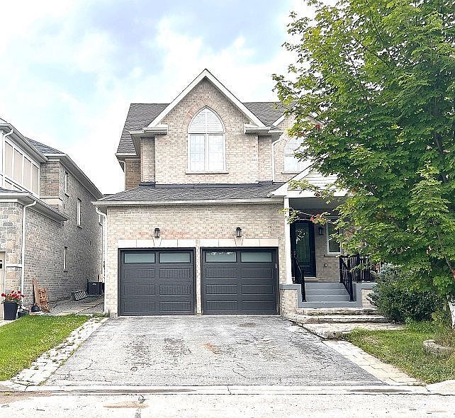 1st image of 4 Castleglen Blvd