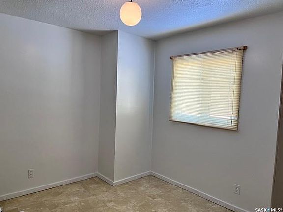 2nd image of 207 Kinistino AVENUE W