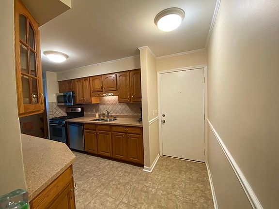 3rd image of 2720 Mitchell Dr APT 1