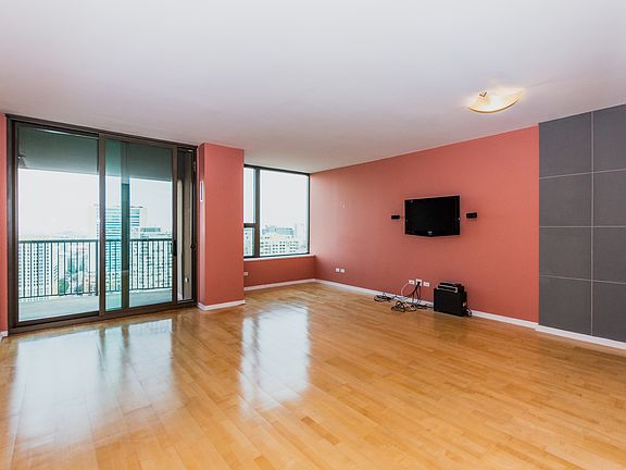 5th image of 501 N Clinton St APT 3007