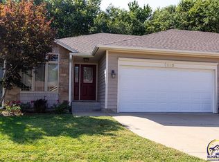 1105 SW Red Oaks Ct, Topeka, KS 66615