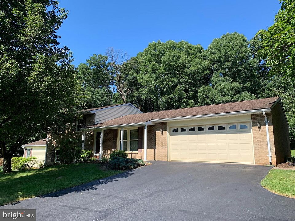 1st image of 21931 Martin Cir