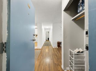Countryview, Edmonton, AB T6J 4G2