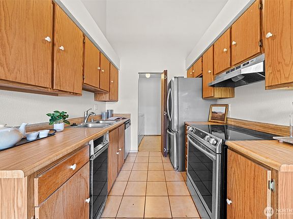 5th image of 7305 N Skyview Place #G-303