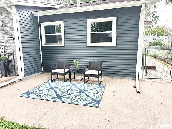 3rd image of 2845 Washington Ln