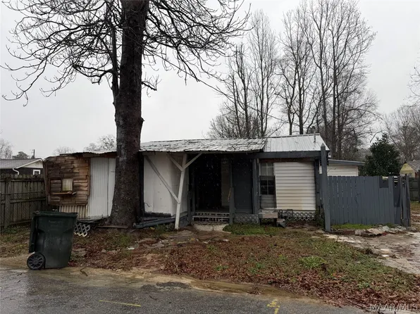 504 Adams St, Clanton, AL 35045