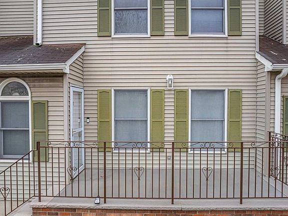 3rd image of 664 Irvington Avenue