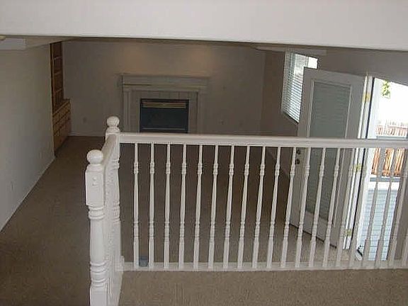 Living room w/fireplace