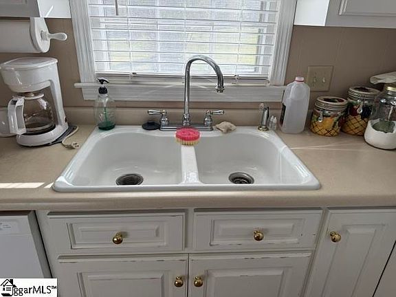 3rd image of 28 Maria Louisa Ln