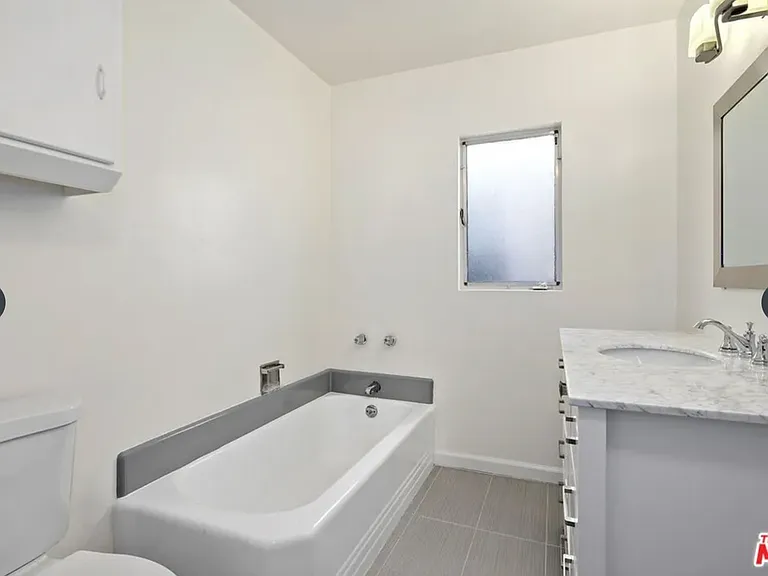 121 S Crescent Dr #C — Photo 6