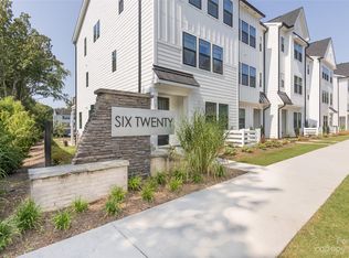 650 E Woodlawn Rd, Charlotte, NC 28209