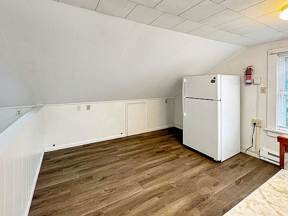 4th image of 2435 Woodward Ave #3