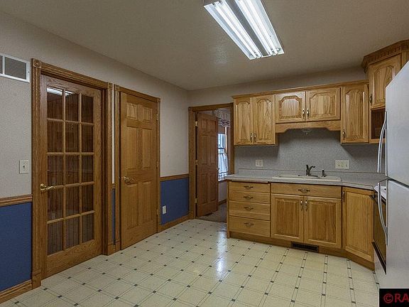5th image of 505 W 1st St