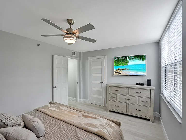 955 Egret Cir #405 — Photo 24