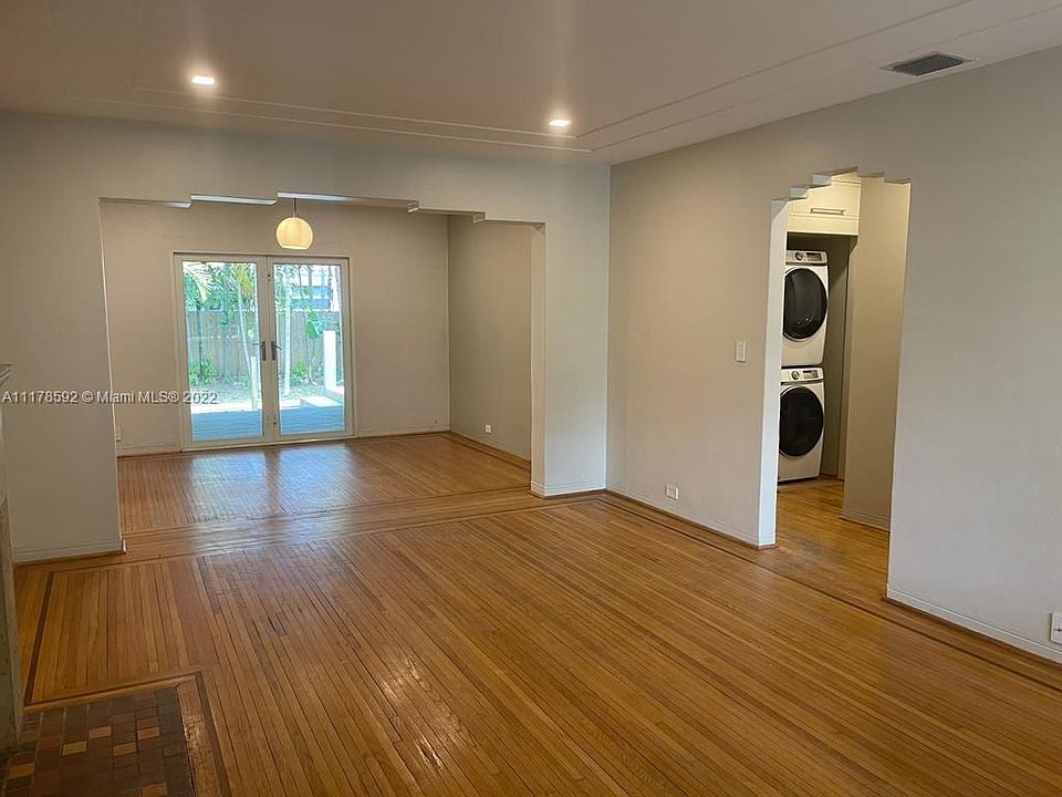 1st image of 901 NE 72nd Ter