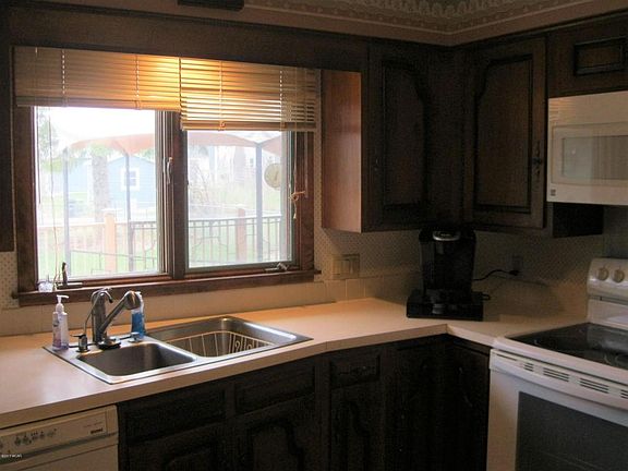 2nd image of 405 E Marshall St