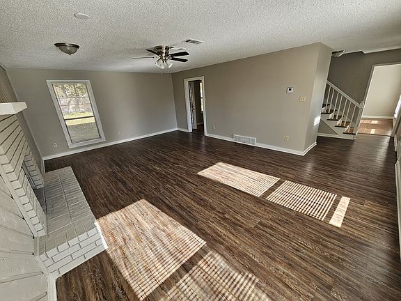 3rd image of 7142 Old North Dr