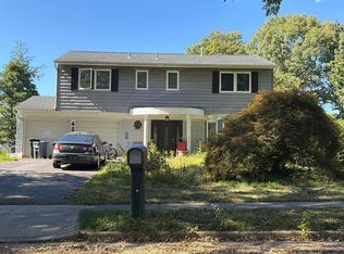 45 Tulipwood Dr, Commack, NY 11725