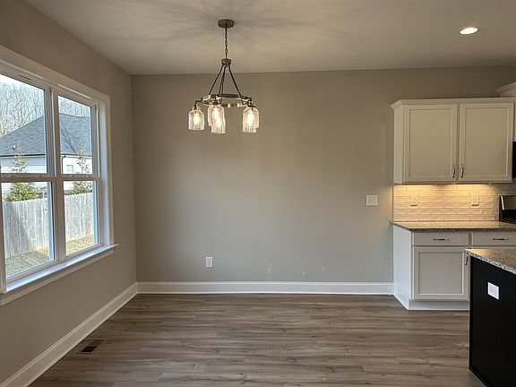5th image of 30 Mohers Cliff Ct