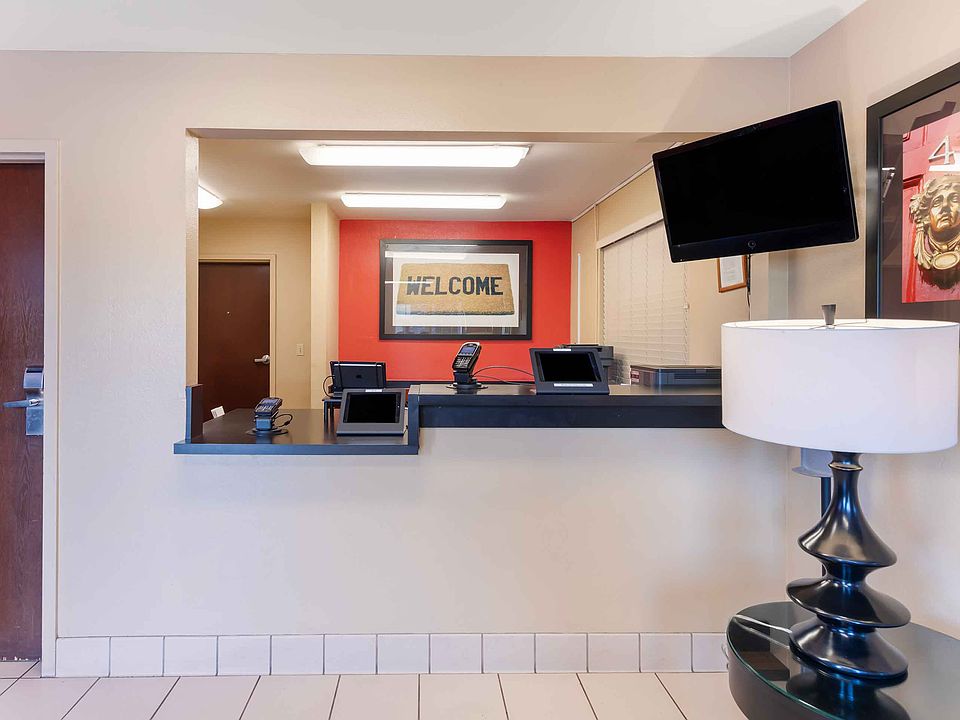 Lobby and Guest Check-in
